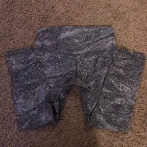 LIKE NEW Lululemon Aligns 7/8